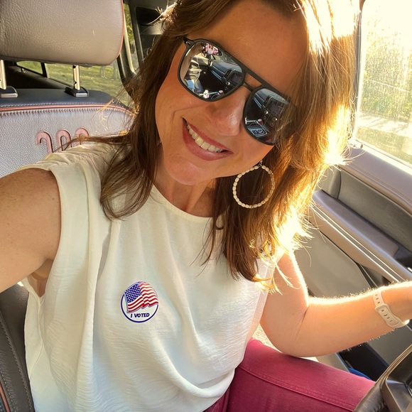 Meet your Posher, Cathy - Picture 1 of 1